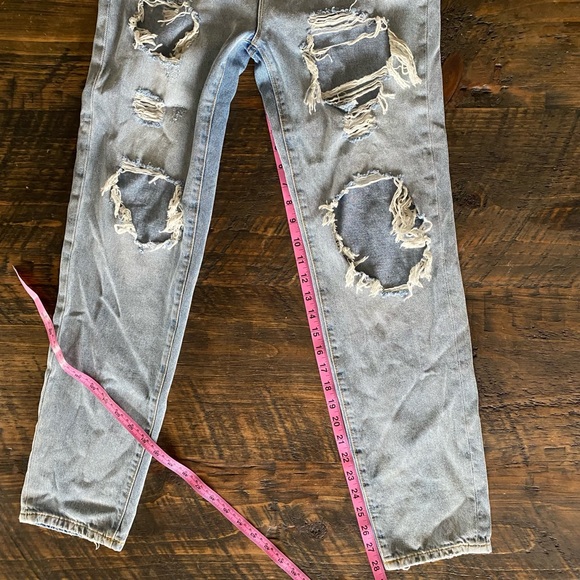 BDG Jeans 26 Light Wash Distressed Mom High Rise Ripped Urban Outfitters - Picture 9 of 12